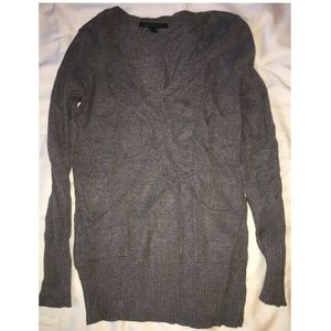 Katherine Barclay V-Neck Sweater With Pockets